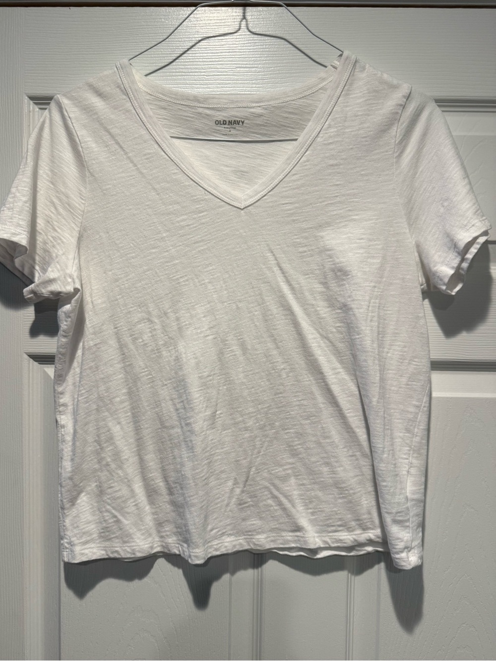 Old Navy White Women's V-Neck Short Sleeve Tee